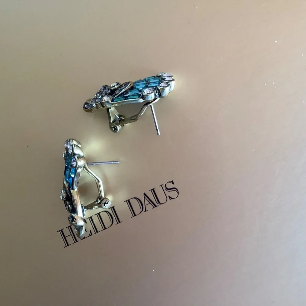 HEIDI DAUS Crystal Hue Persuasion Button Art Deco Earrings Turquoise Omega Backs